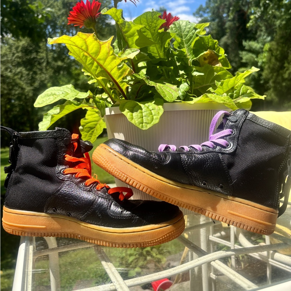 Nike SF Air Force 1 Mid in black and gum Women's 8